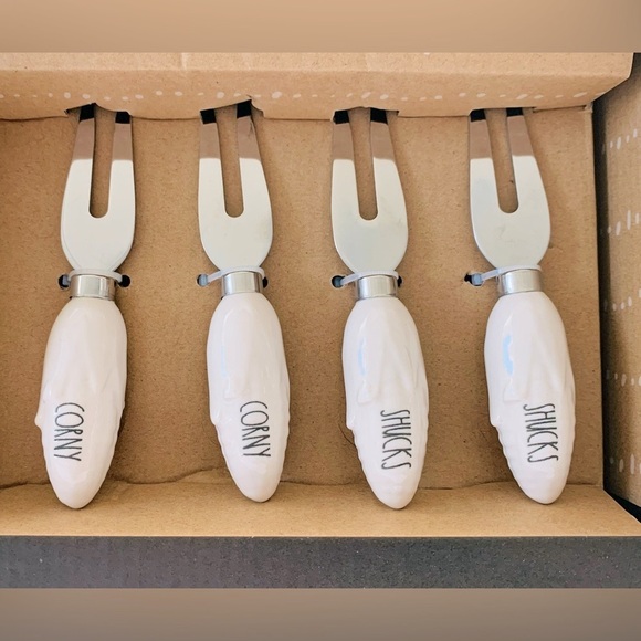 Rae Dunn Corn Trays and Corn Holders - pack of 2 - Picture 4 of 7